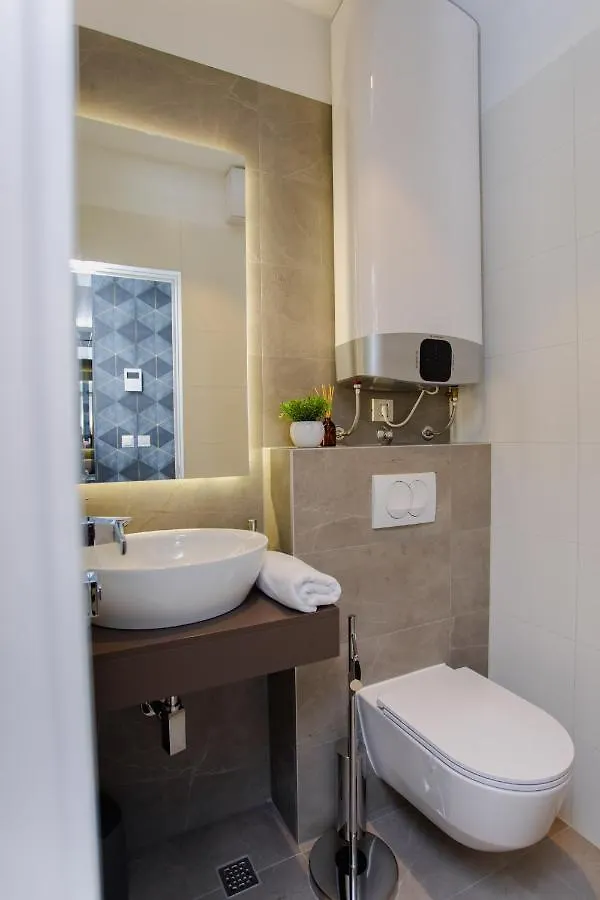 Apartment Beach Front Apt Maal, Private Spa & Parking Split