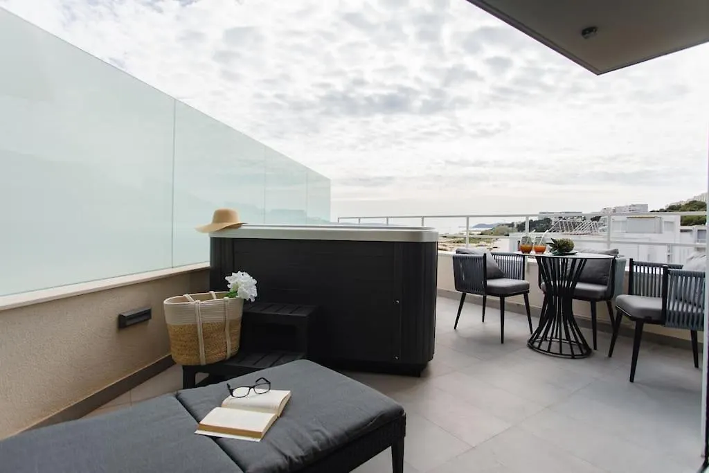 Beach Front Apt Maal, Private Spa & Parking Split