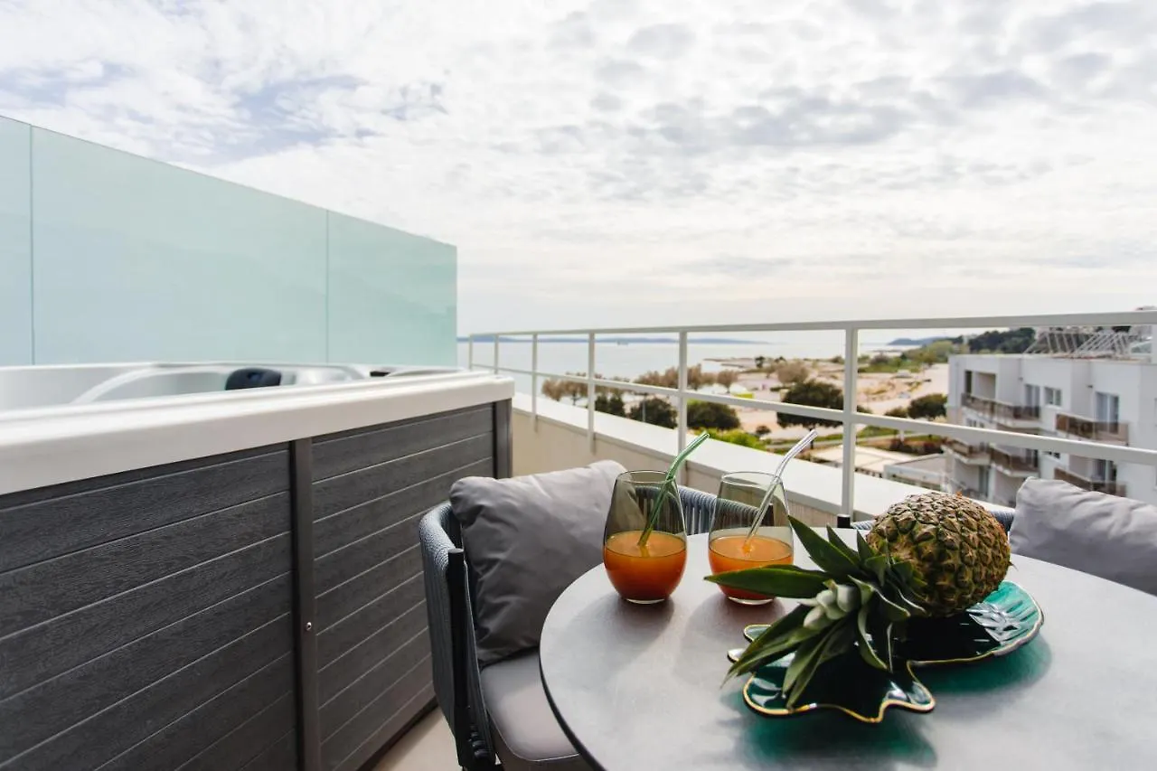 Beach Front Apt Maal, Private Spa & Parking Split Apartment
