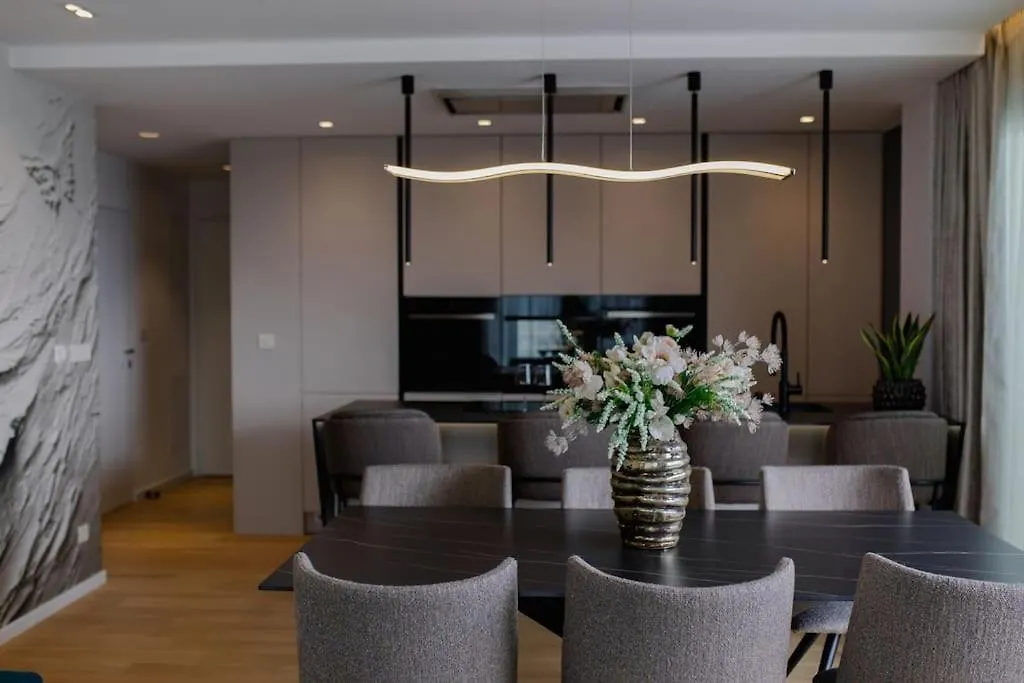 Apartment Beach Front Apt Maal, Private Spa & Parking Split
