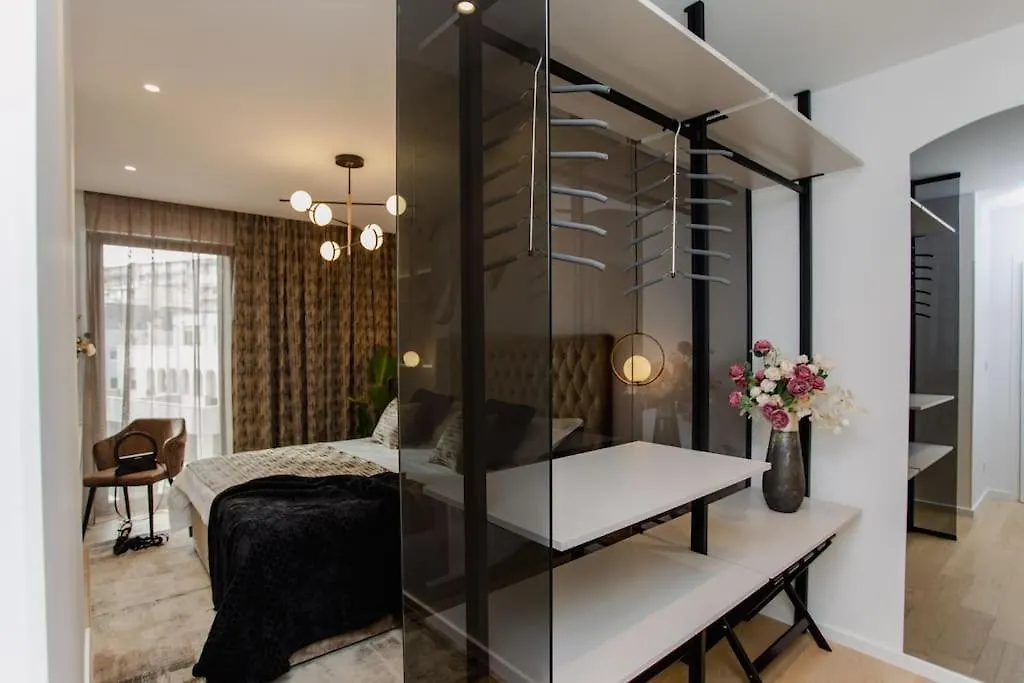Apartment Beach Front Apt Maal, Private Spa & Parking Split