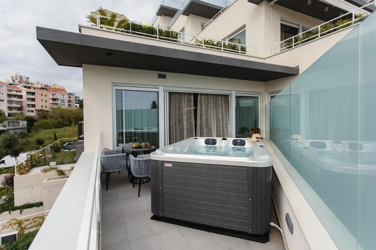 Beach Front Apt Maal, Private Spa & Parking Split Apartment