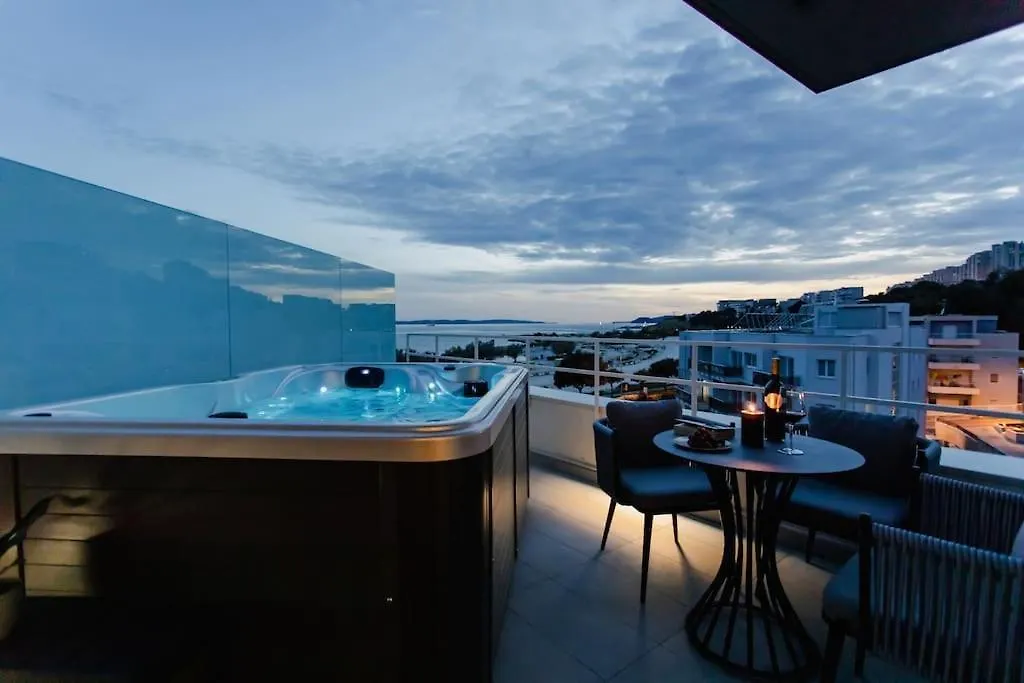 Beach Front Apt Maal, Private Spa & Parking Split
