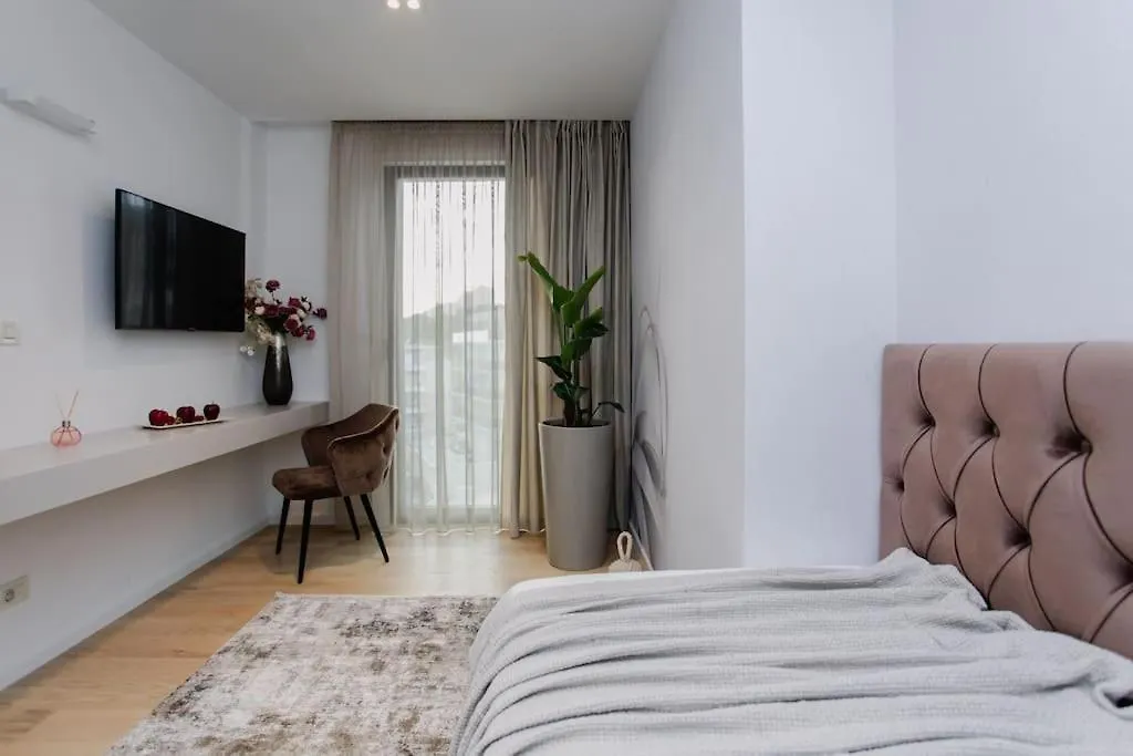 Apartment Beach Front Apt Maal, Private Spa & Parking Split