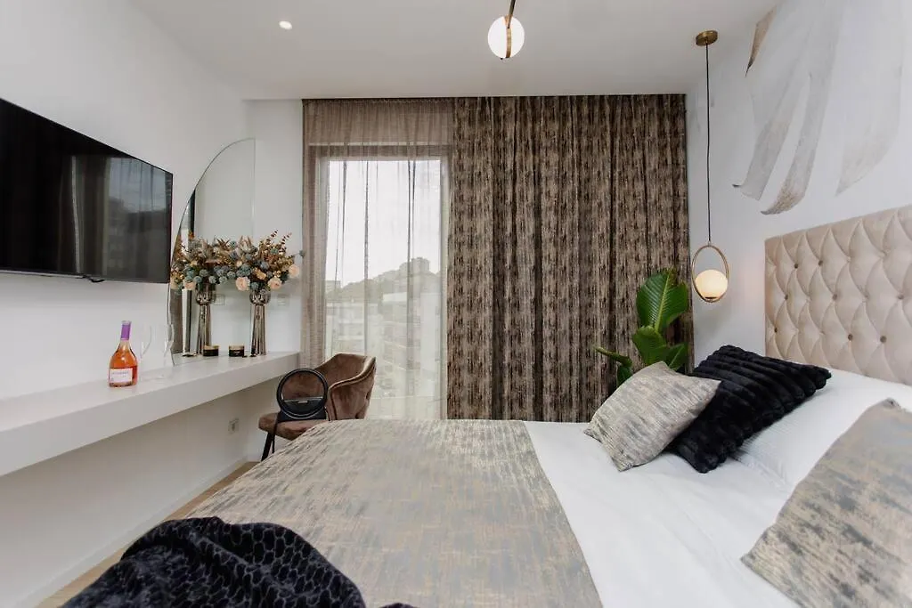 Apartment Beach Front Apt Maal, Private Spa & Parking Split Croatia