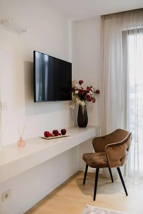 Beach Front Apt Maal, Private Spa & Parking Split 0*,